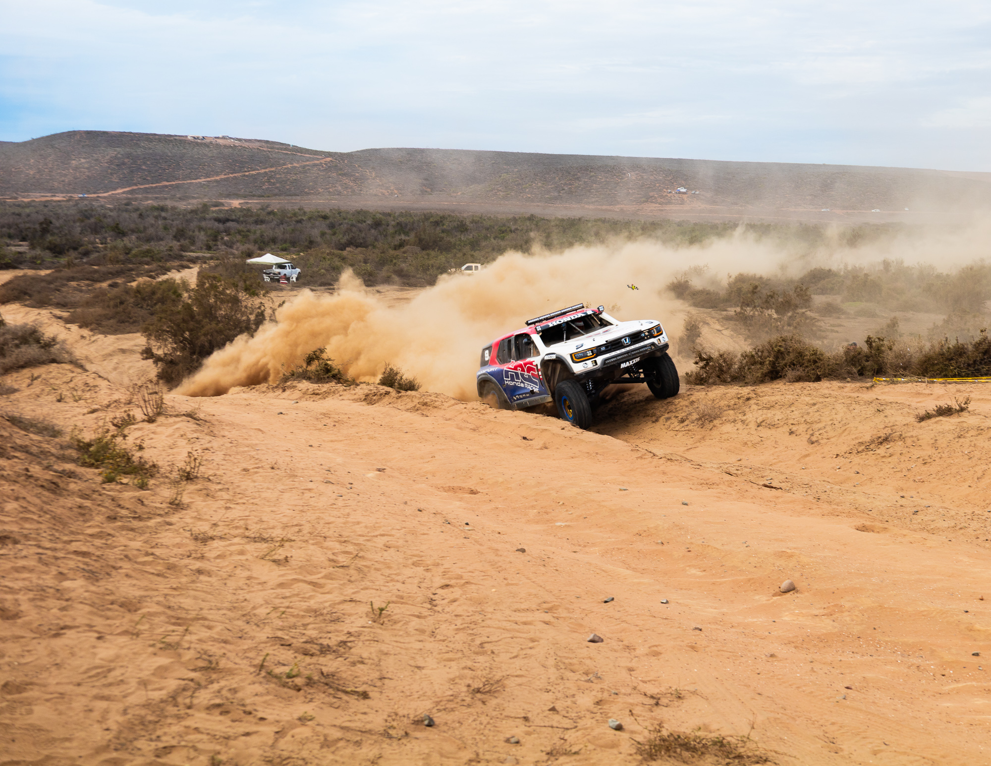 Off-road race truck
